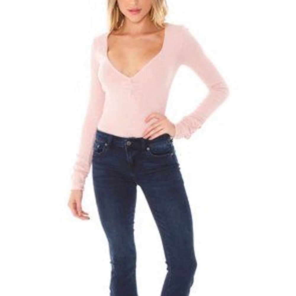 🏷️ Free People Cozy Up With Me Bodysuit Size Small in Rose
